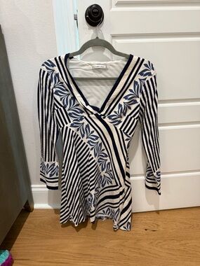 Abercrombie & Fitch Navy and White V-Neck Printed Dress